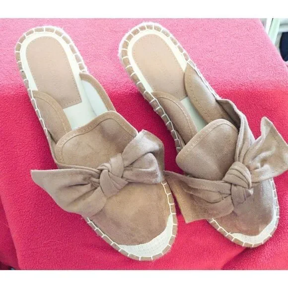 Wild Deva New In Box (Box Damaged No Lid) Bow Mules Size 8.5 - Picture 2 of 3